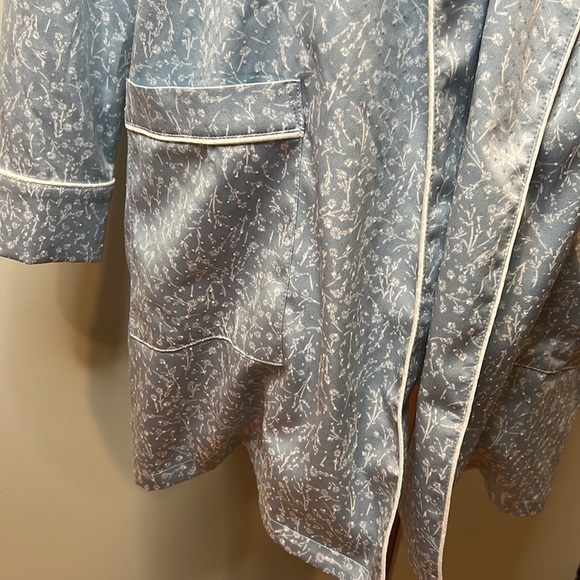 Something Navy Women’s Silk Robe - Picture 7 of 12